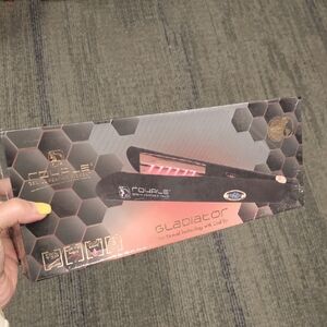 Brand Never Opened: Royale Gladiator Hair Straightener